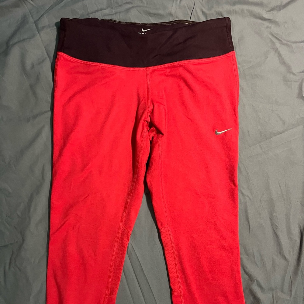 Nike Cropped Leggings Red